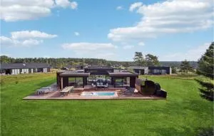 Gorgeous Home In Ebeltoft With Kitchen - Handrup