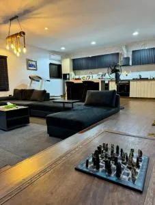 House 12 Two-Bed Studio Apartment - Oke Ogun