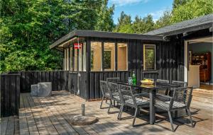 Cozy Home In Gilleleje With Wifi