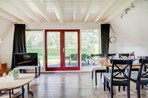 Merel I Rustgevende Accomodatie in Drenthe met omheinde tuin