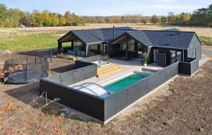 Gorgeous Home In Højby With Kitchen - Føllenslev