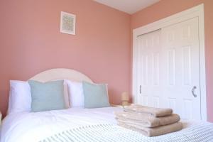 Haydon Stays Swindon 5Bed sleeps 9
