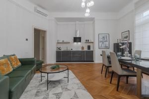 SUPREME Experience at Markovits Palace