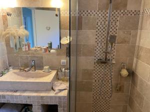 Villas NOUVEAU ! VILLA LORANA Entre mer et Vignes : photos des chambres