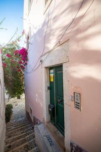 Alfama, the heart of fado - Minutes from Tram 28