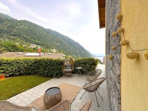 Like Heaven Argegno Pool & Lake View