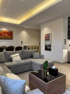 شقة جديدة بتصميم فاخر