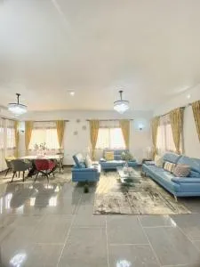 Secure apartment near airport - Kofi