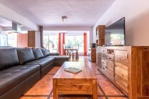 Classic Villa for 12- Pool, BBQ, big exterior area - Illes Balears