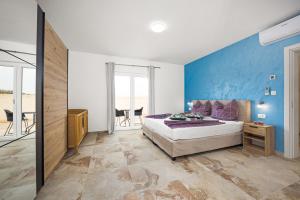 Villa Nur for 10 people near Pula with 45 m2 private pool & jacuzzi only 2 km from beach