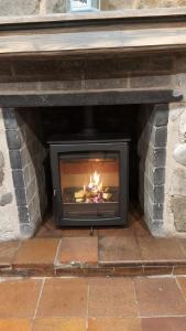 Cheerful 2 bedroom cottage with garden