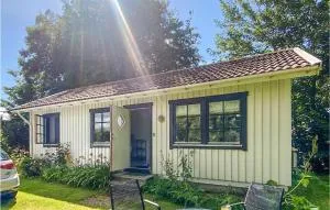 Gorgeous Home In Skivarp With Kitchen - Hörte