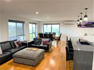 Norwood Serenity Steven- ideal for families and groups - White Hills