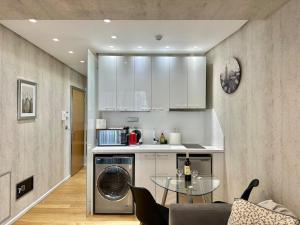 Demetra-Luxenia Suites Athens