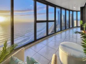 Beachfront Luxe Escape at Surfers Paradise Parking - 冲浪者天堂