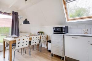 Gele Kwikstaart I Ruime Woning met Mooie Zonnige Tuin