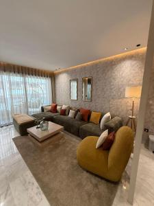 Beautiful new studio with a Seaview 8