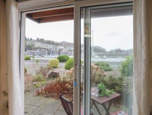 66D South Snowdon Wharf