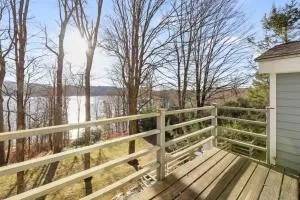 Lakeside Berkshires Escape - Mill River