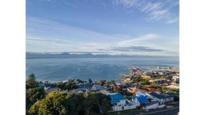 Ocean view Luxury 2 Bedroom Apartment