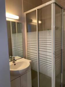 Appartements Appartement derriere la gare Laval : photos des chambres