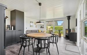 Stunning Home In Bogense With Wifi