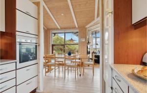 Beautiful Home In Saltum