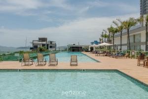 Condomínio a beira-mar c piscina - SHC