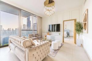 Elegant 4BR Apartment with Burj Khalifa and Fountain Views Connected to Dubai Mall