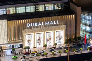 Elegant 4BR Apartment with Burj Khalifa and Fountain Views Connected to Dubai Mall