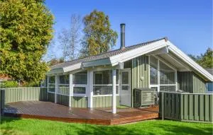 Three-Bedroom Holiday Home In Albak - Hulsig