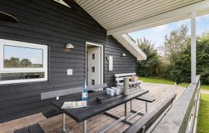 Gorgeous Home In Ebeltoft With Sauna