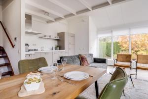 Rode Wouw I Stijlvolle Bungalow