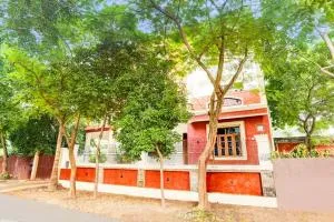 ICY White Rooyal Innn - Greater Noida