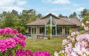 Nice Home In Højby With Sauna - Gudmindrup