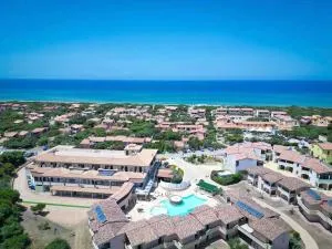 Hotel with swimming pool just 300 mt from the Baia delle Mimose-beach - 巴德希