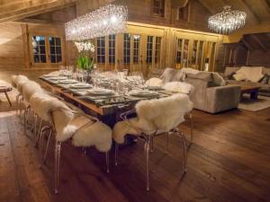 Stunning Modern Chalet with Indoor Pool and Spa