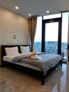 luxury and modern flat#193 overlooking downtown