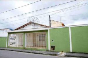 Casa completa Caragua a 200 metros da praia