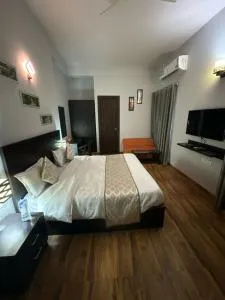 Vrindavan suites at omaxe enternity - Hodal