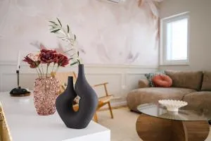 Charming Charlie Apartment - Klade