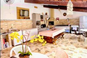 Casa completa Caragua a 200 metros da praia