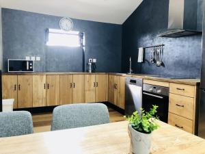 Appartements Meubles de l'Arsenal coeur de ville ! : photos des chambres
