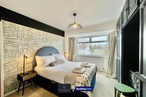 Large 4 BDR Home By Tranquil Ventures Short Lets & Serviced Accommodation Headington With Free Parking