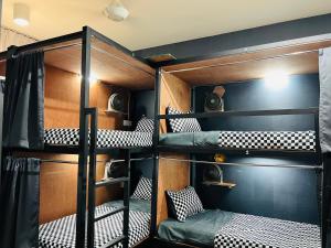 Empire Hostel Regalia