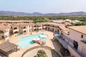 ISA-Hotel with swimming pool just 300 mt from the Baia delle Mimose-beach - 巴德希