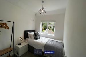 Modern 3 Bedroom House By Tranquil Ventures Short Lets & Serviced Accommodation Botley With Free Parking