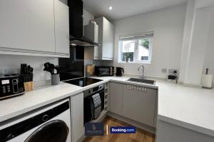 Modern 3 Bedroom House By Tranquil Ventures Short Lets & Serviced Accommodation Botley With Free Parking