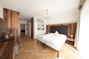 Junior Suite with Balcony