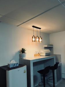 T12 Popular Condo By hunnity 2